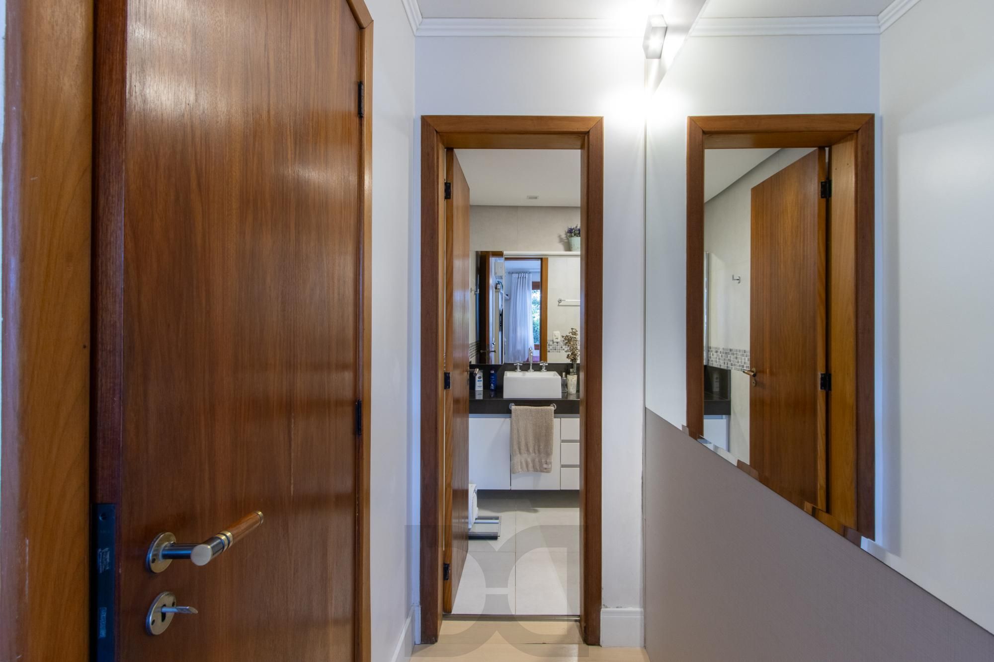 Apartamento de 4 dormitórios, 1 suíte e 2 vagas escrituradas - Bairro Ipanema. — foto 38