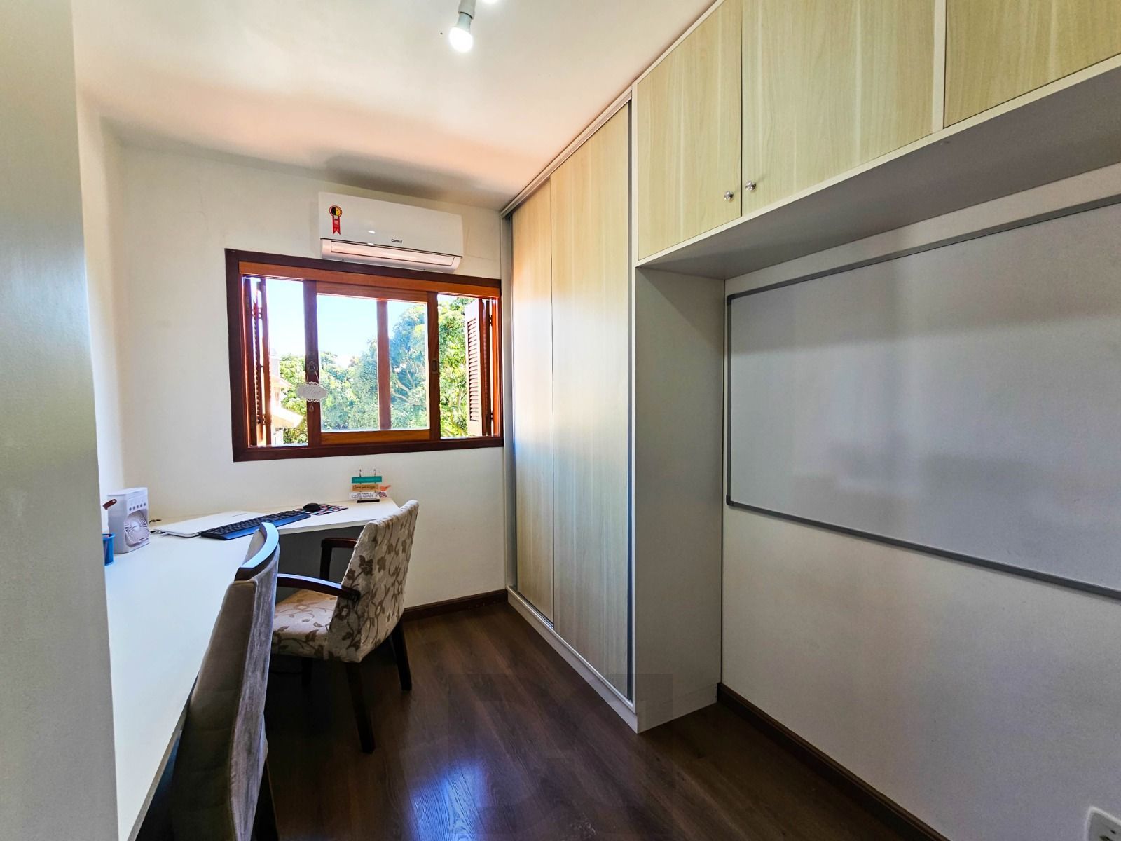 Casa 3 dormitórios I Suíte I Lareira - Bairro Tristeza — foto 47