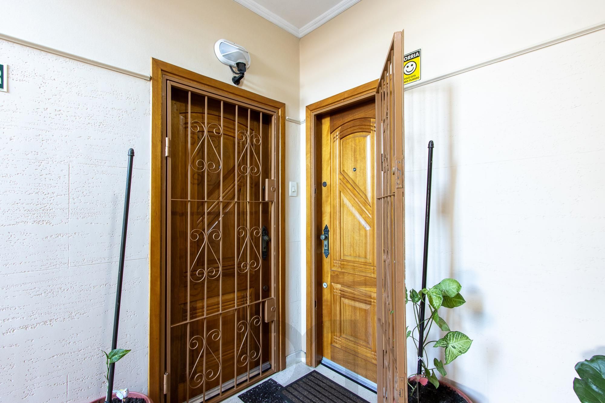 Apartamento de 2 dormitórios no bairro Medianeira. — foto 30
