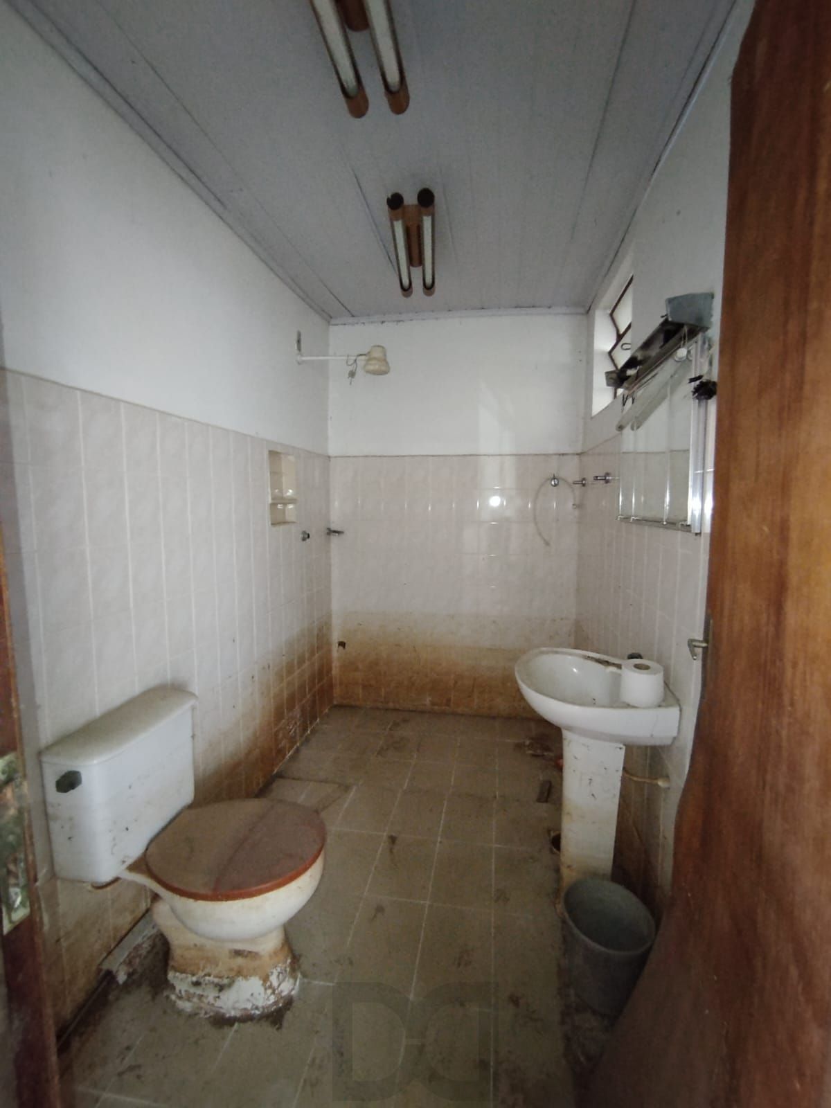 CASA TERREA COM 1 DORMITÓRIO, BAIRRO GUARUJA — foto 10