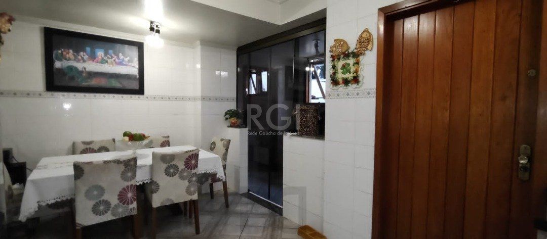Casa para Venda - 180m², 4 dormitórios, sendo 1 suites, 3 vagas - Campo Novo — foto 10