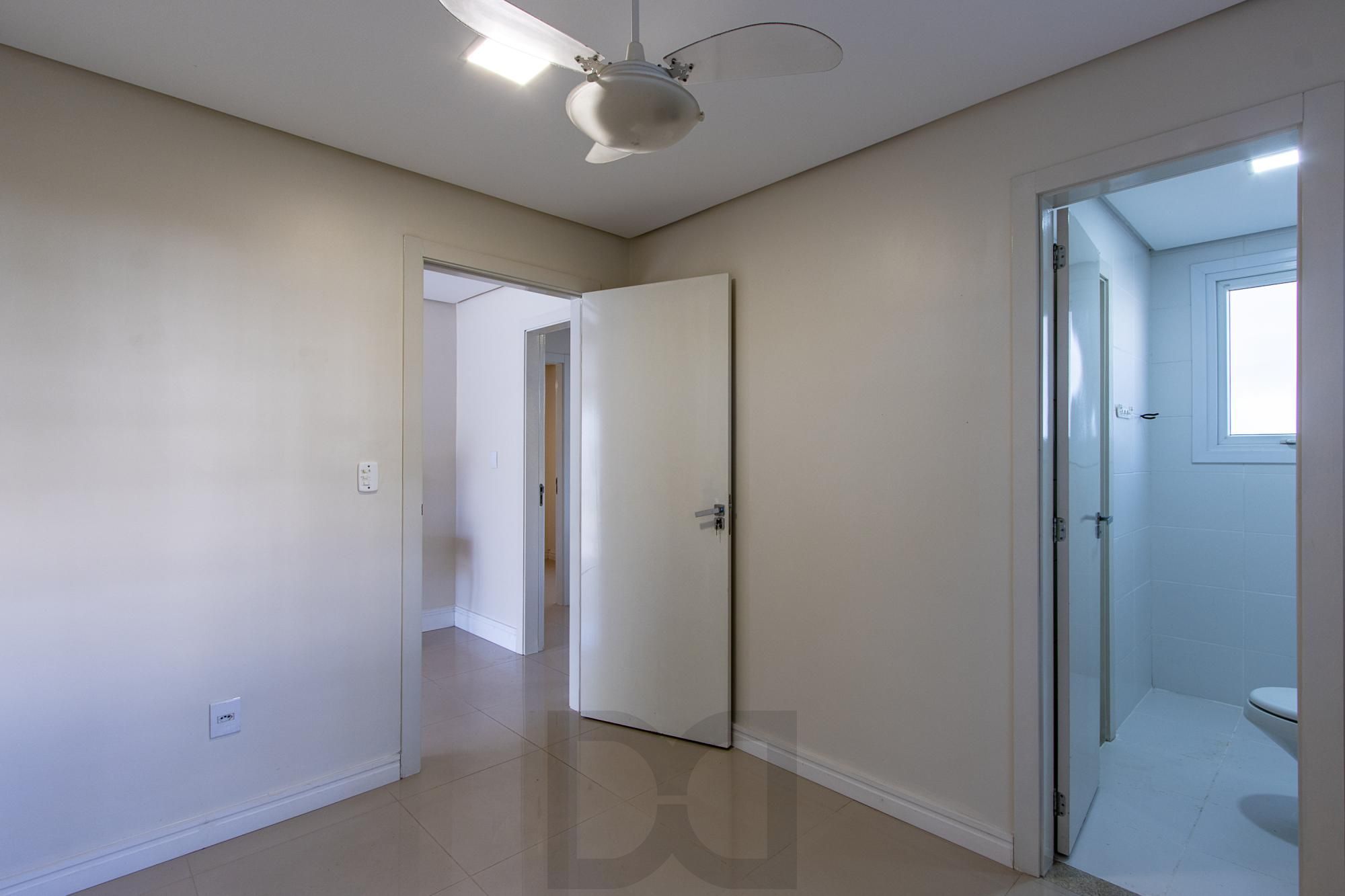 Casa de esquina à venda na Av. Copacabana | 3 dormitórios | 3 vagas | — foto 7