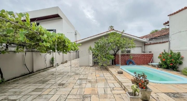 Casa de 3 dormitórios, 1 suíte e 3 vagas de garagem, bairro Ipanema. — foto 14
