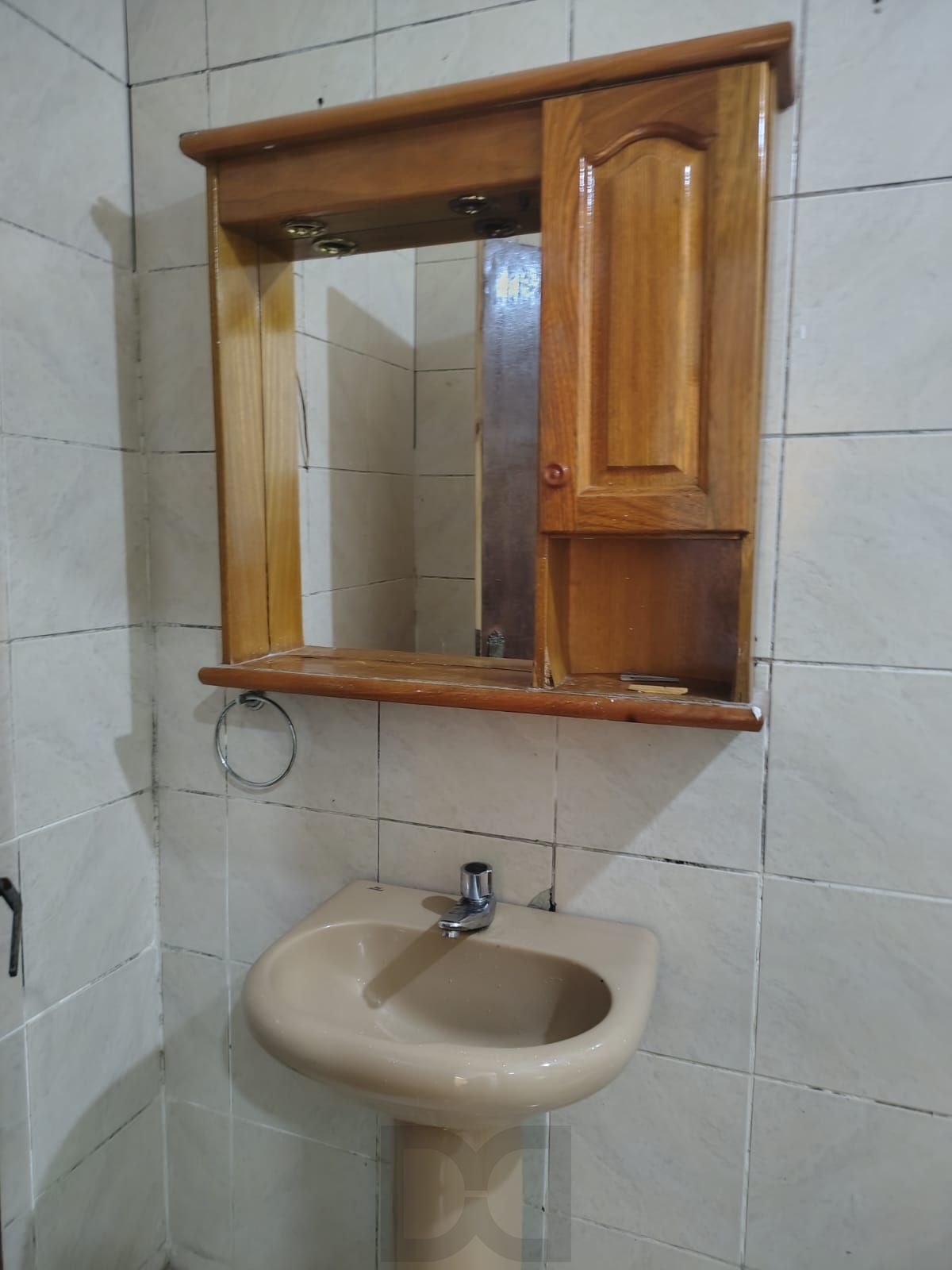 Casa de 4 dormitórios, 1 suíte e 4 vagas de garagem no bairro Cavalhada. — foto 29