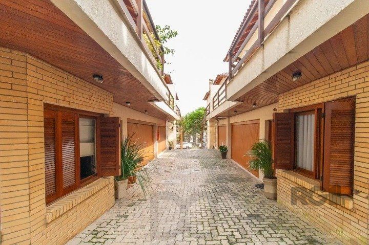 Casa em condomínio na zona sul, 3 quartos, suíte, lareira, churrasqueira, 2 vagas de garagem coberta. — foto 20