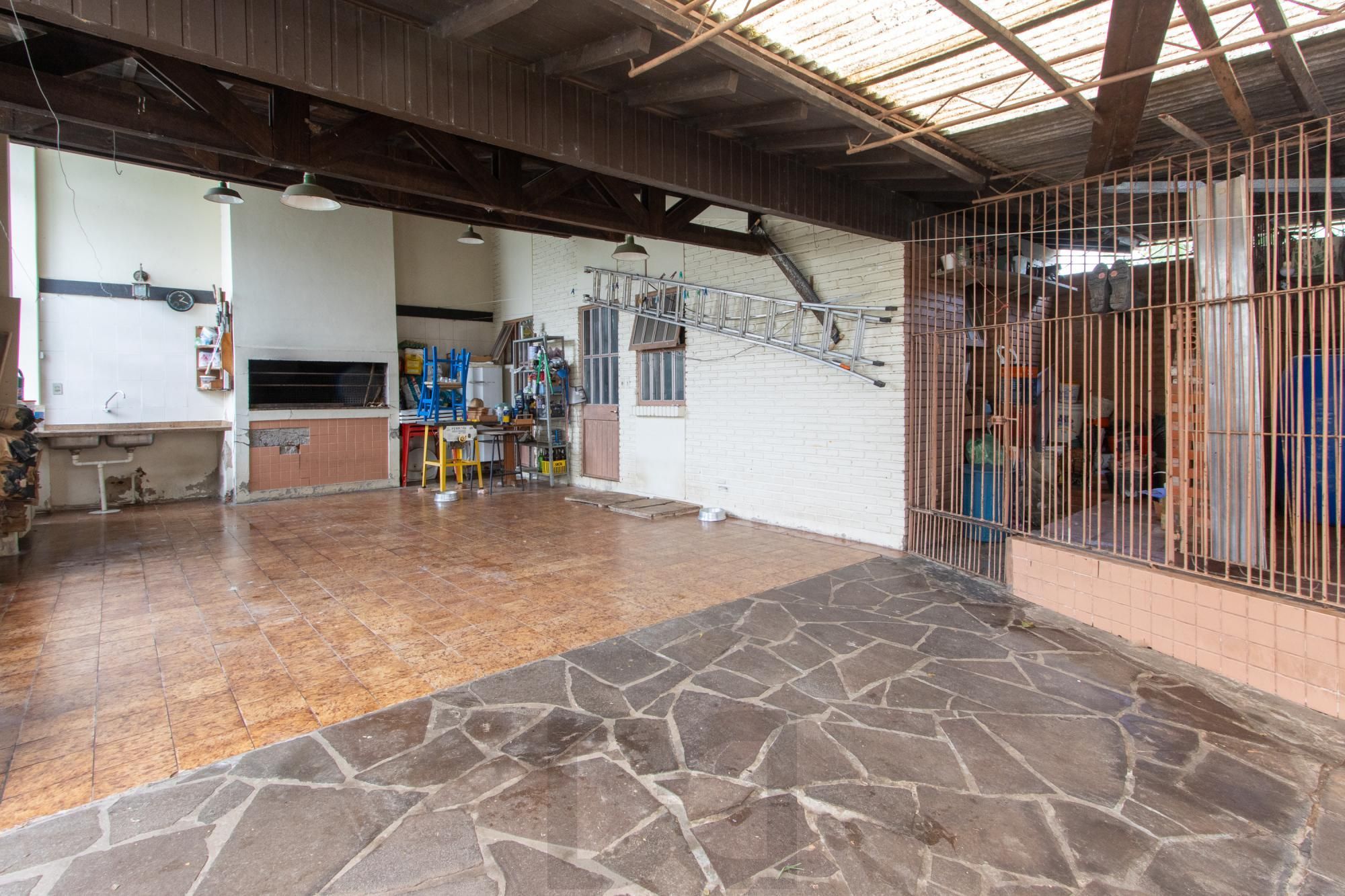 Casa para Venda - 485m², 4 dormitórios, sendo 1 suites, 3 vagas - Cristal — foto 29