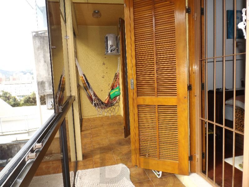 Casa para Venda - 250m², 3 dormitórios, sendo 3 suites, 7 vagas - Medianeira — foto 14
