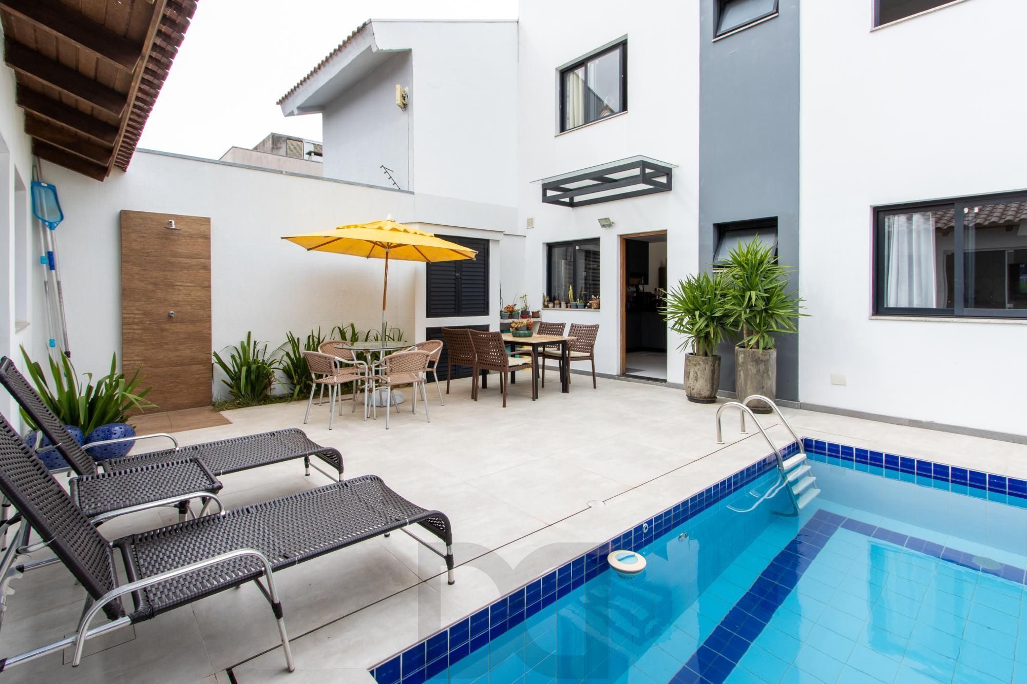 Excelente casa de alvenaria, 4 dormitórios, 2 suítes e 2 vagas de garagem. — foto 14