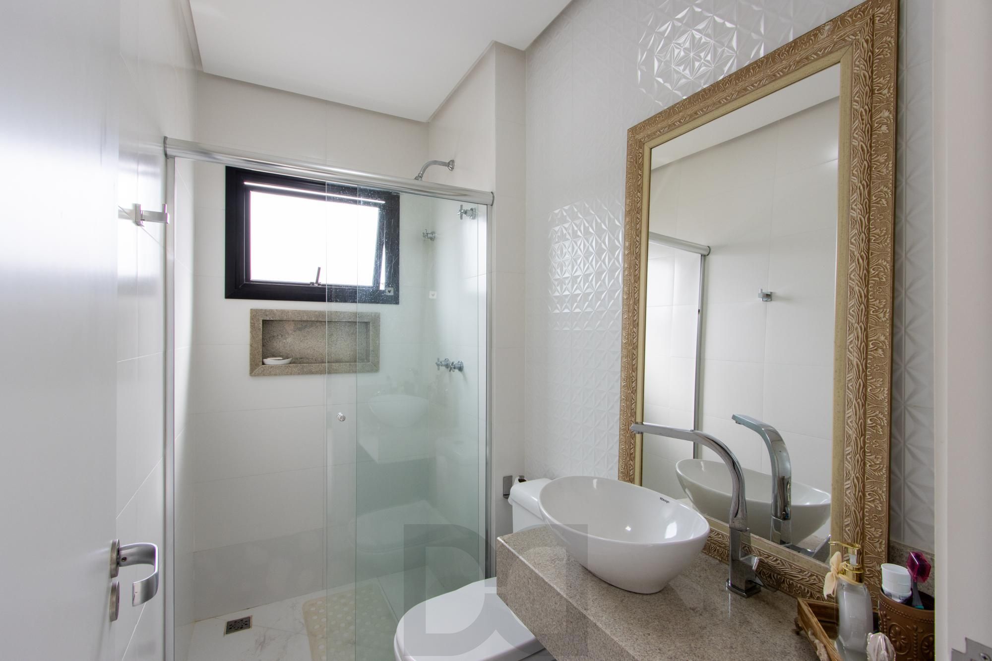 Excelente casa de alvenaria, 4 dormitórios, 2 suítes e 2 vagas de garagem. — foto 35