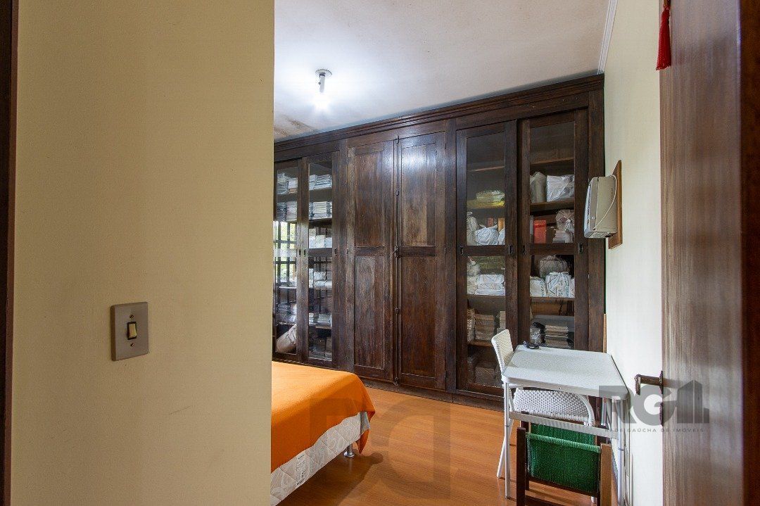 Casa para Venda - 300m², 3 dormitórios, sendo 1 suites, 4 vagas - Nonoai — foto 49