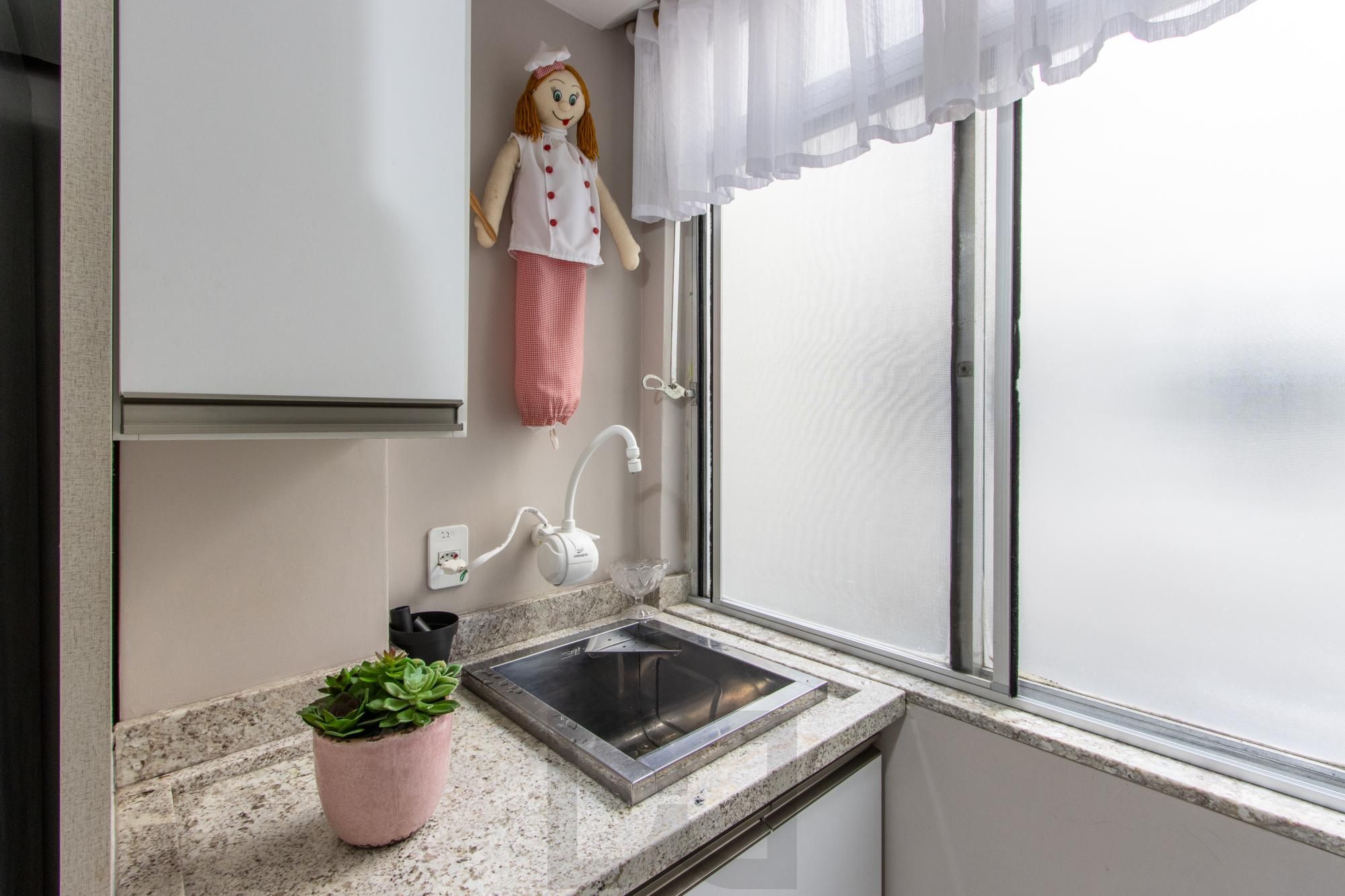Apartamento 2 dormitórios - Bairro Teresópolis — foto 9