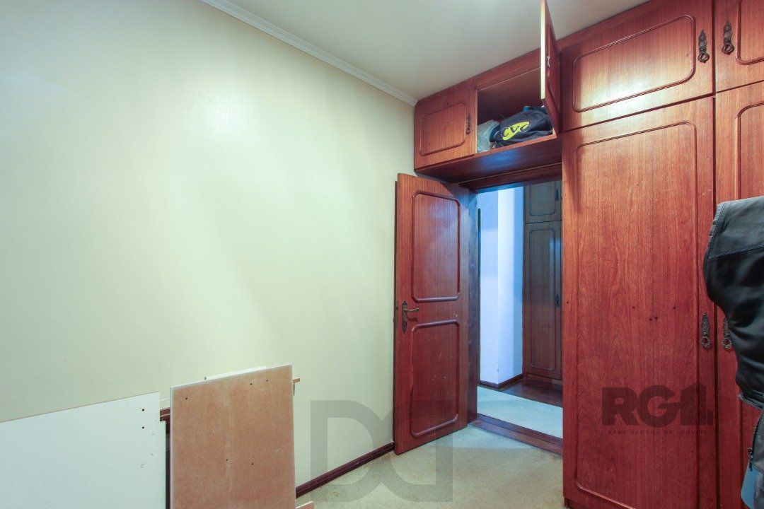 Casa a venda com 03 dormitórios, living 03 ambientes com vista para o Rio. — foto 48