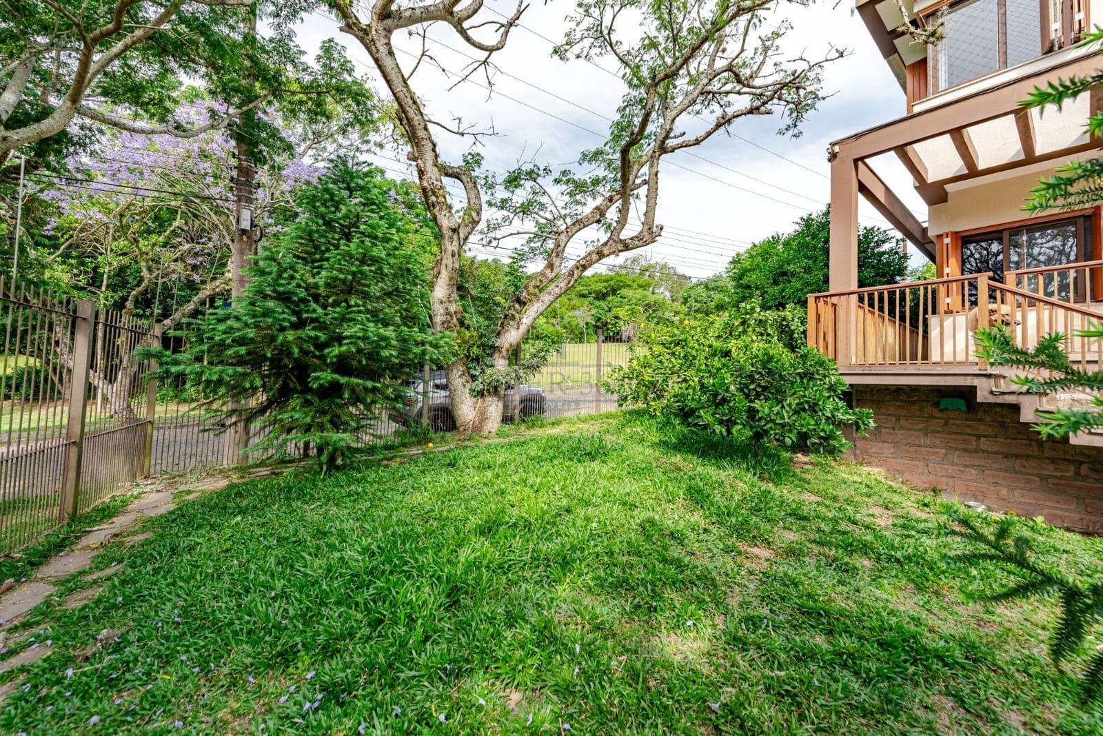 Excelente casa de 3 quartos, 1 suíte e 2 vagas no bairro Ipanema! — foto 35
