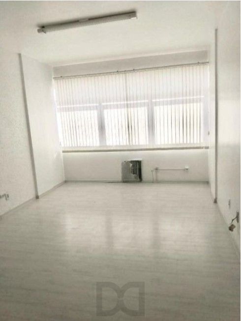 Sala desocupada c/vista p/ o Guaíba - bairro Centro — foto 5