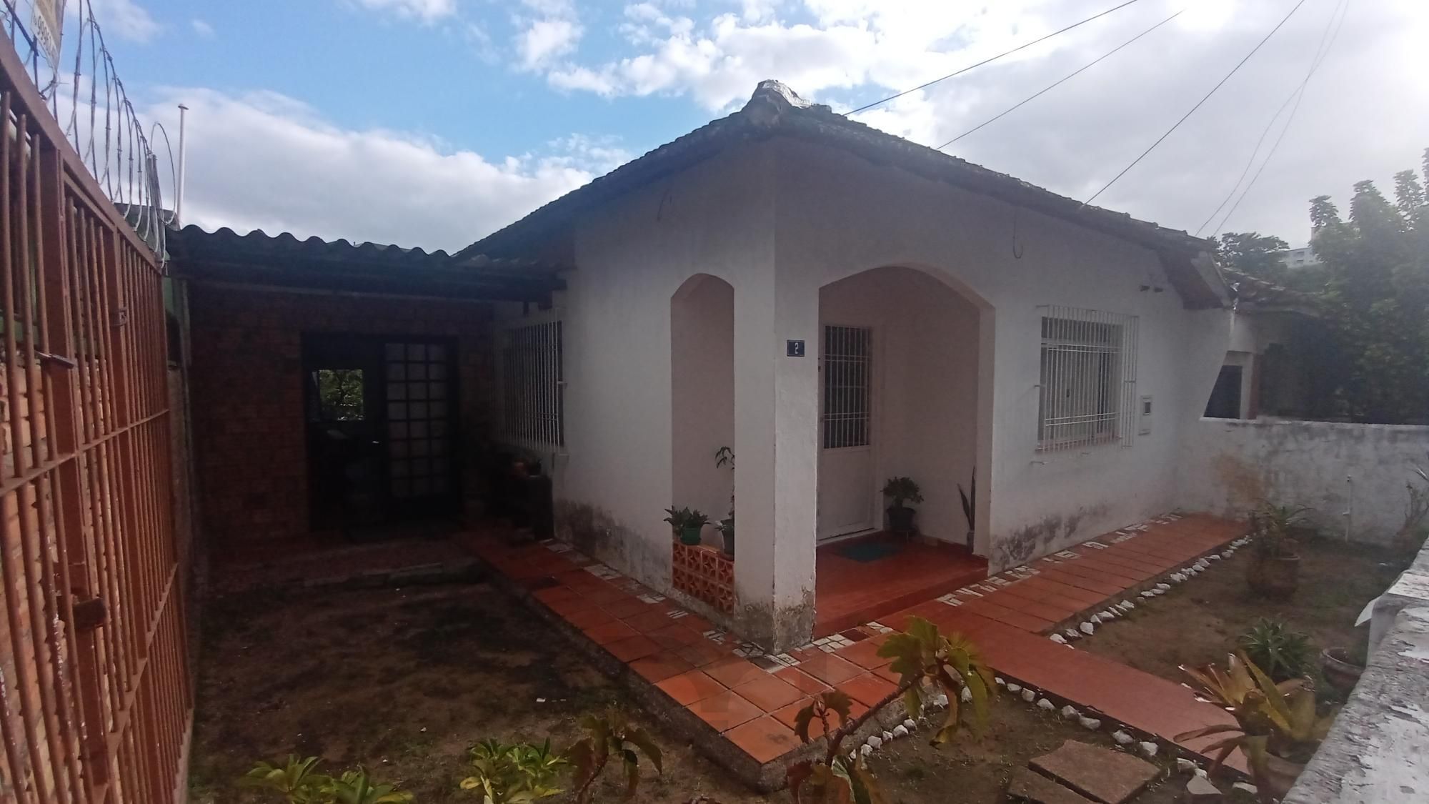 Casa com 2 dormitórios no bairro Glória — foto 2