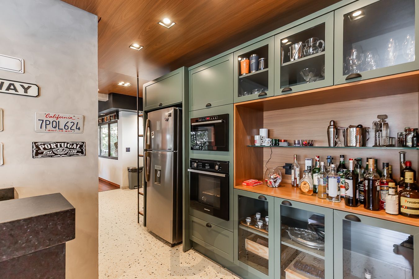 Apartamento 3 dormitórios, 3 vagas e 259 m² no bairro Auxiliadora. — foto 32