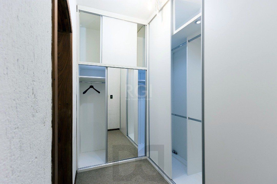 Casa para Venda - 430m², 4 dormitórios, sendo 1 suites, 5 vagas - Cristal — foto 40