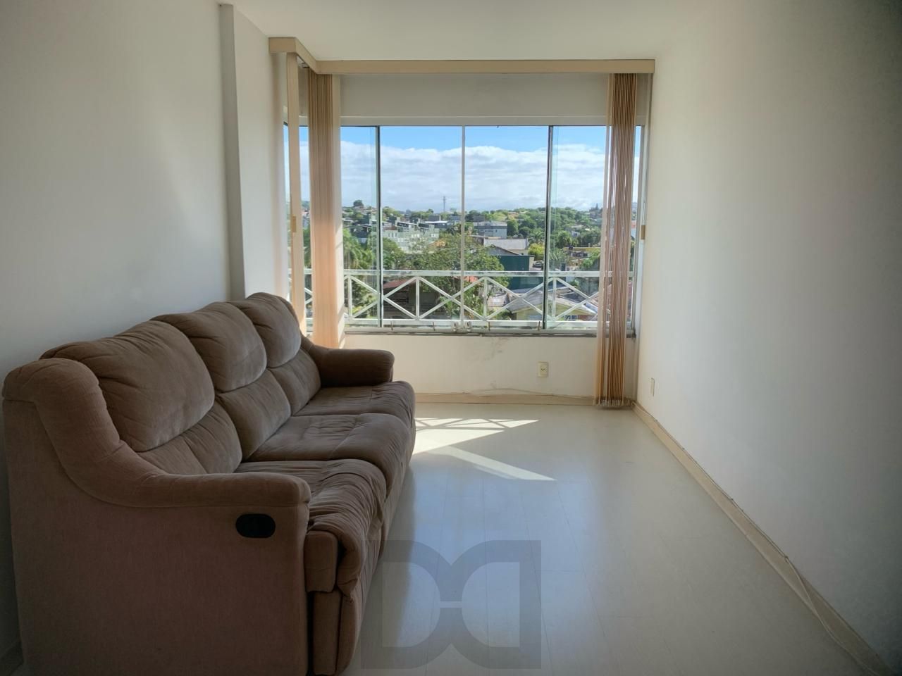APARTAMENTO COM 2 DORMITORIOS, 1 VAGA COBERTA E ELEVADOR. — foto 1