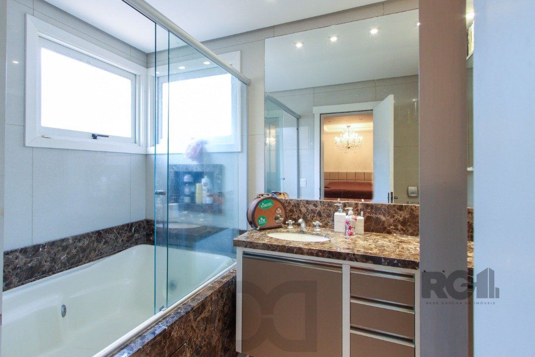 Casa com 327m² de área privativa, oferecendo 3 dormitórios, sendo 3 suítes — foto 26