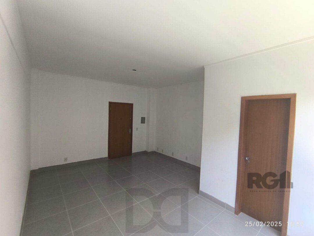 Sala comercial | Bairro Tristeza | 25 m² priv | Banheiro | Portaria | Elevador — foto 2