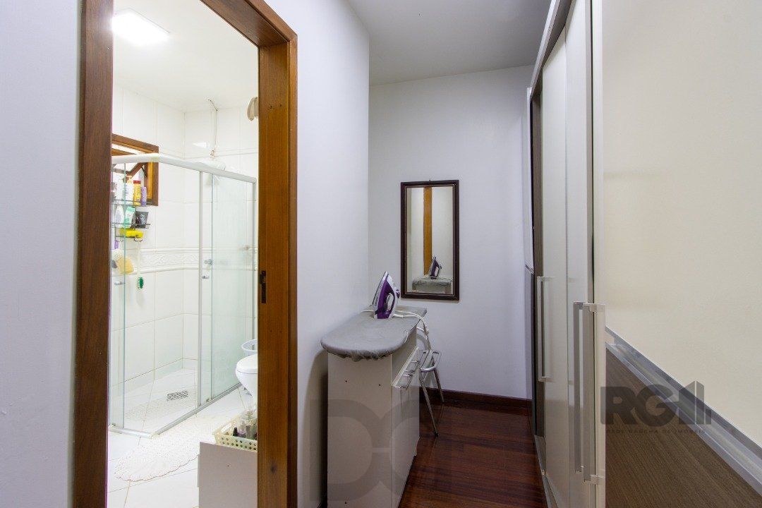 Casa de alvenaria, 3 quartos, 1 suíte, 4 banheiros e 5 vagas de garagem. — foto 47
