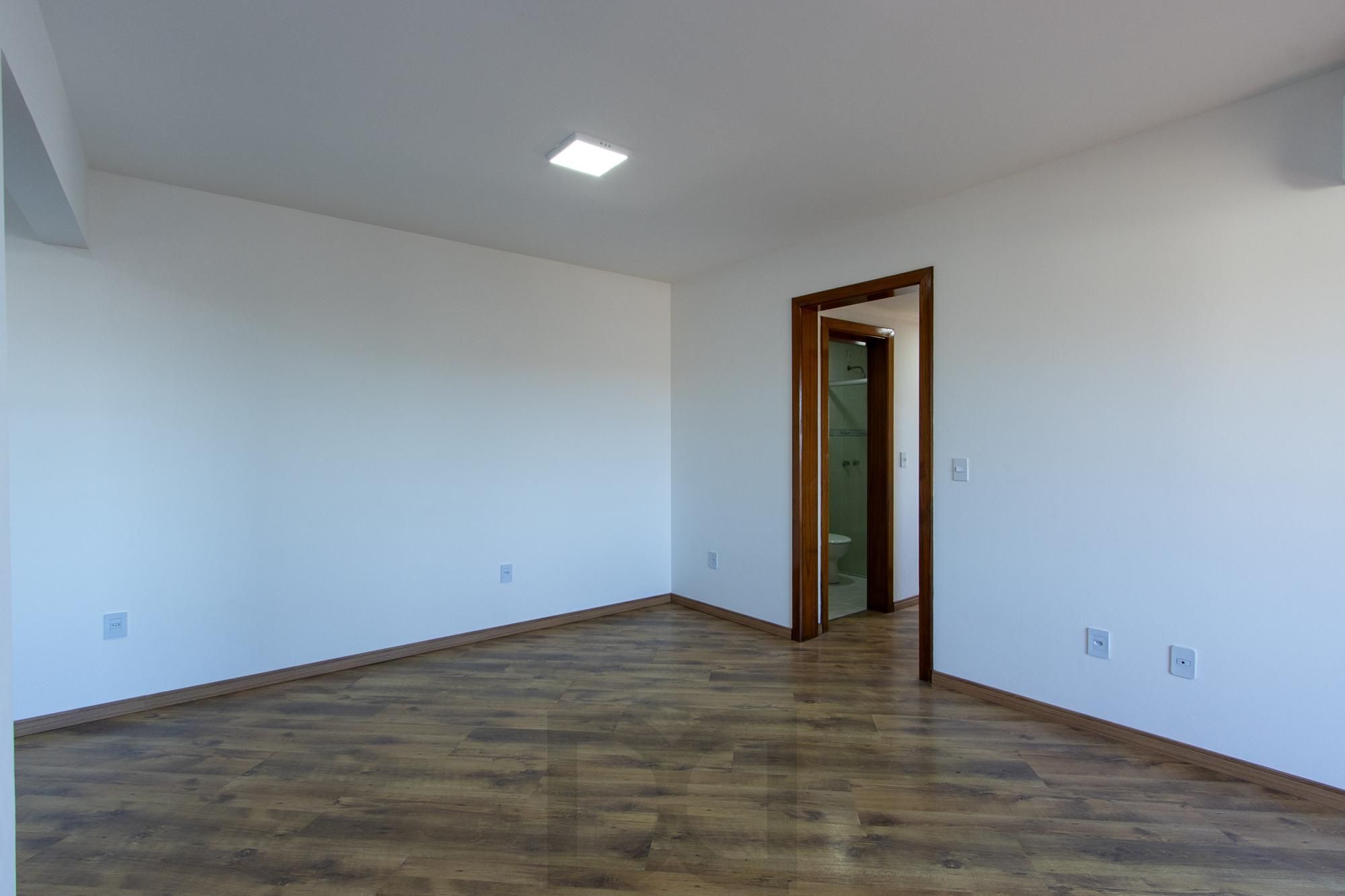 Apartamento de 2 dormitórios, 1 suíte e 2 vagas de garagem no bairro Tristeza. — foto 8