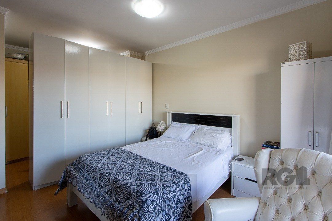 Casa para Venda - 300m², 5 dormitórios, sendo 1 suites, 4 vagas - Portal do Guarujá — foto 41