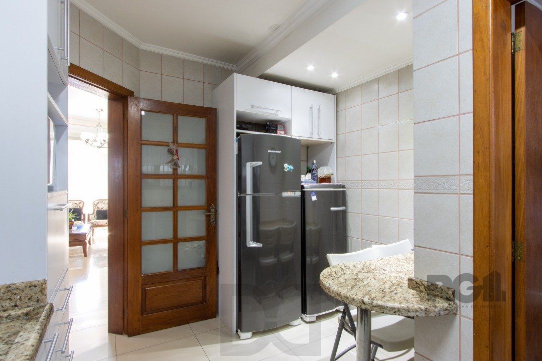 Apartamento Garden de 3 dormitórios, 1 suite e 1 vaga coberta no bairro Cristal. — foto 16