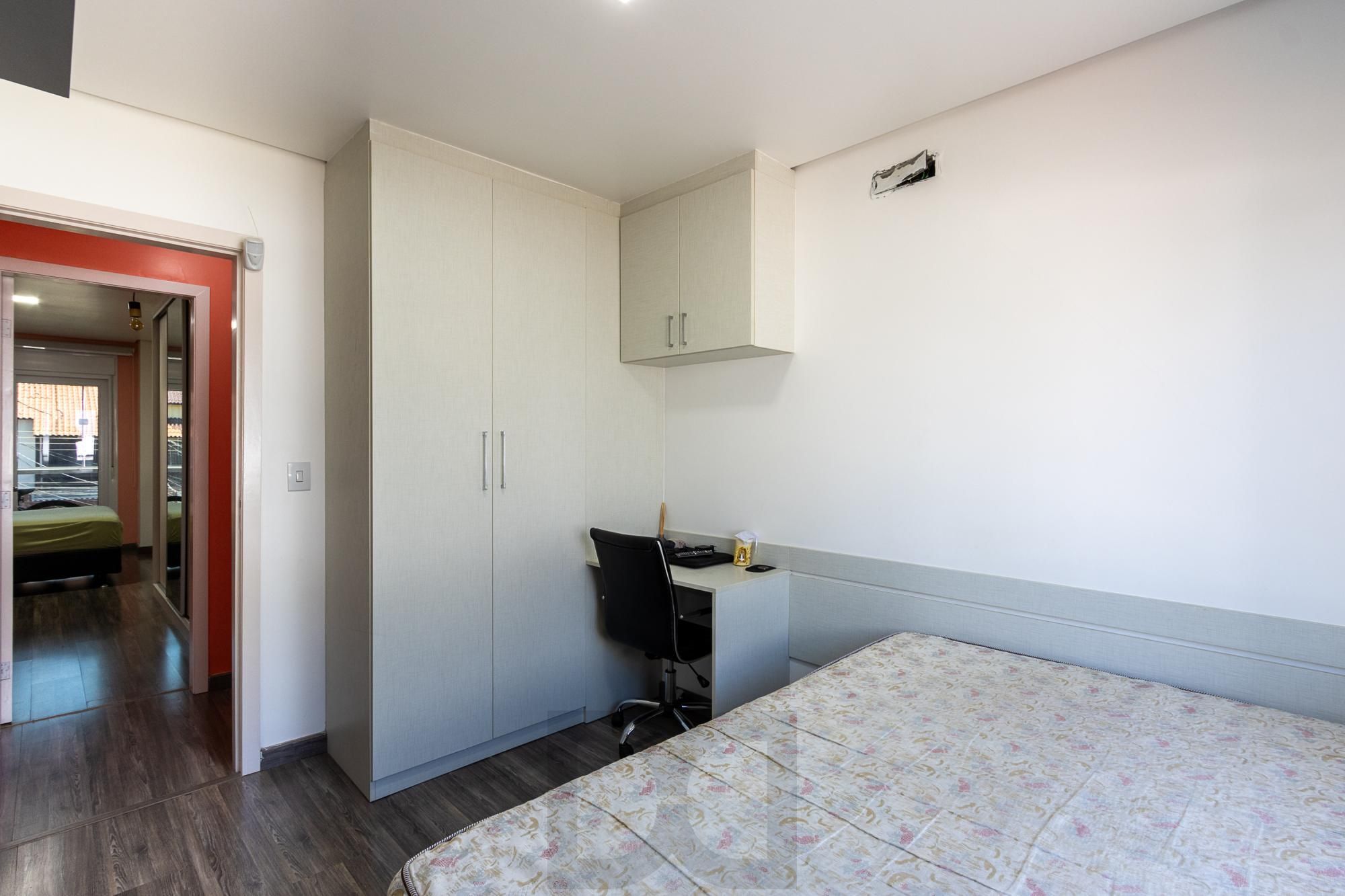 Sobrado com 2 suites e 2 vagas de garagem - Bairro Guarujá — foto 24