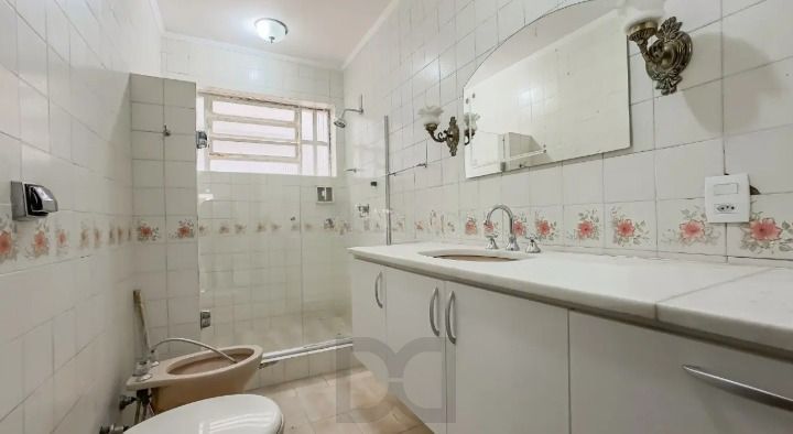 Casa de 3 dormitórios, 1 suíte e 3 vagas de garagem, bairro Ipanema. — foto 9