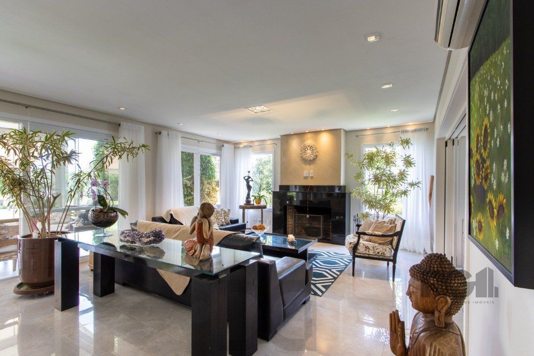 Excelente residência no Condomínio Terra Ville com aproximadamente 474,74m² privativos. — foto 17