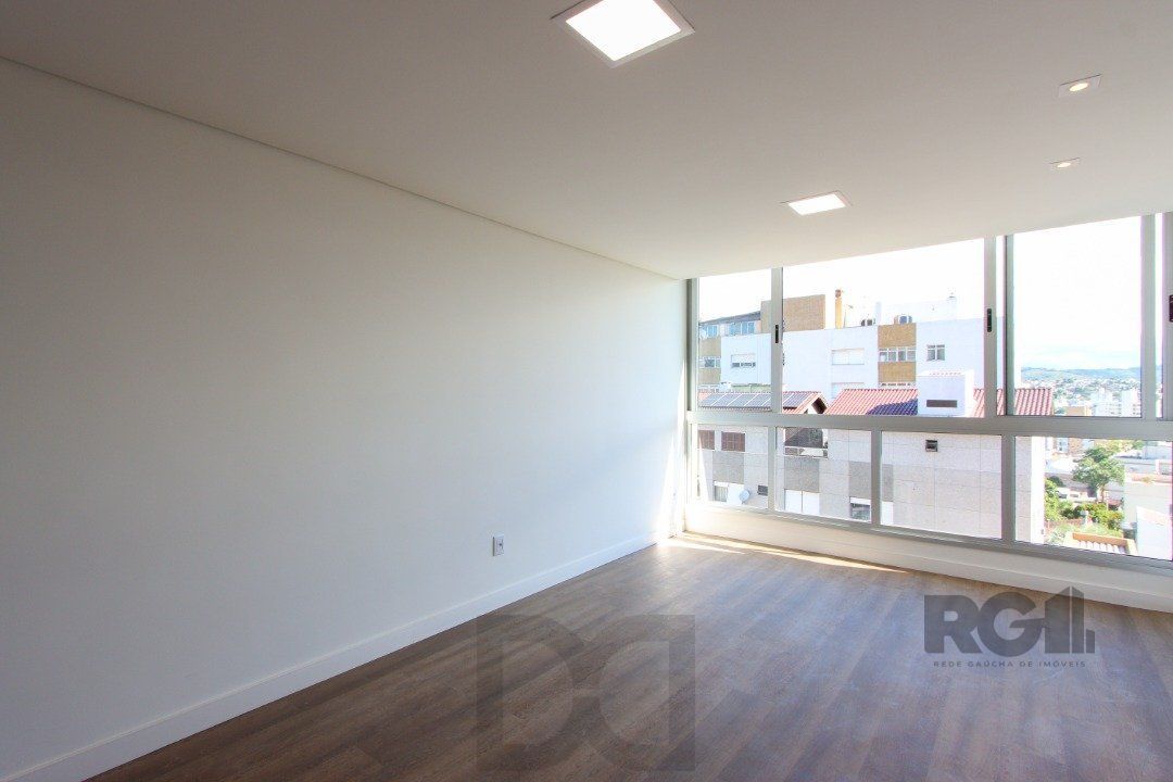Apartamento em Porto Alegre no Bairro Petrópolis, de 2 quartos, semi mobiliado. — foto 5