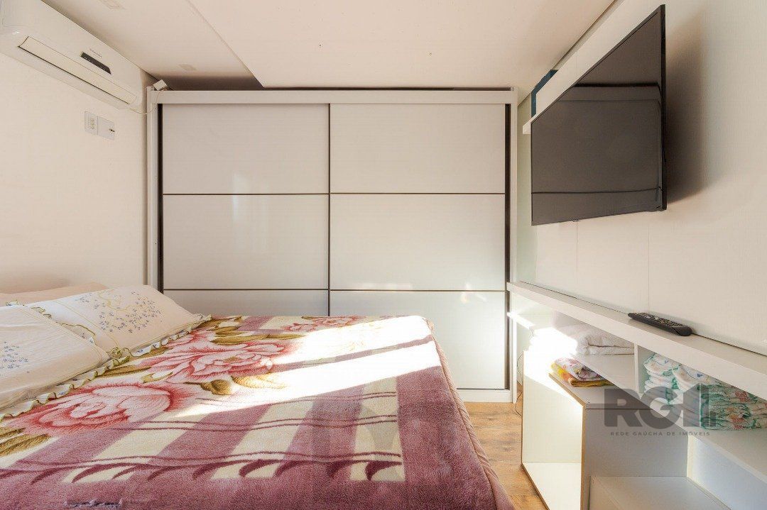 Casa em condomínio, 3 quartos, 1 suite, lareira, churrasqueira, 1 vaga - Bairro Tristeza — foto 16