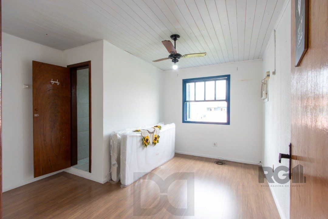 Casa térrea, 3 quartos, edícula, com 2 suites, pátio - Bairro Guarujá — foto 46