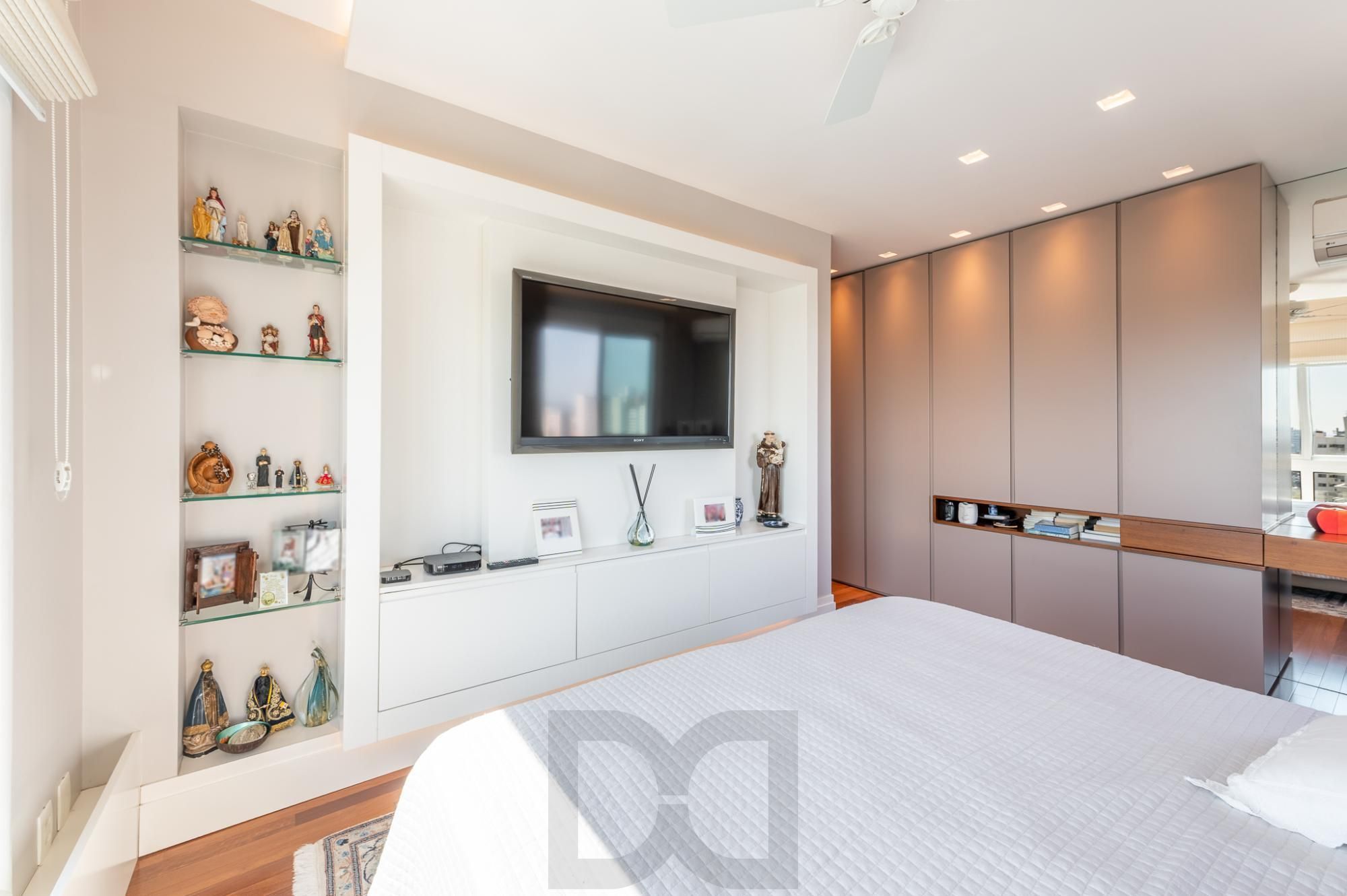 Apartamento com 204m², 3 dorm, 5 vagas no Petrópolis — foto 32