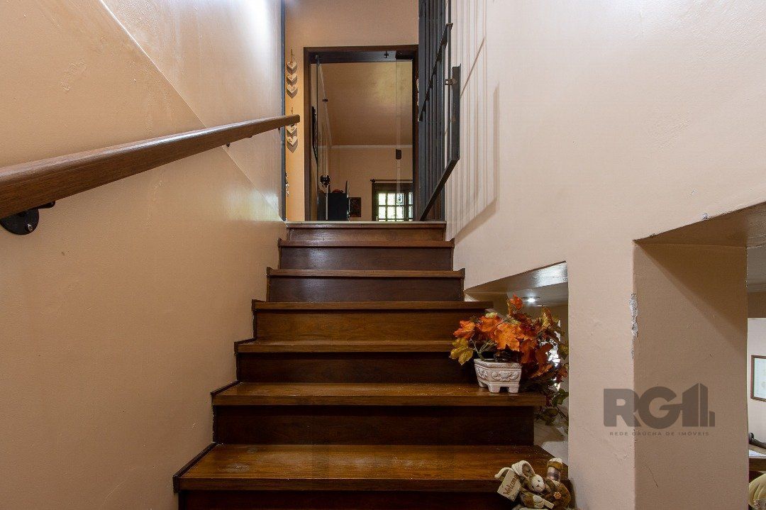 Casa para Venda - 300m², 3 dormitórios, sendo 1 suites, 4 vagas - Nonoai — foto 34