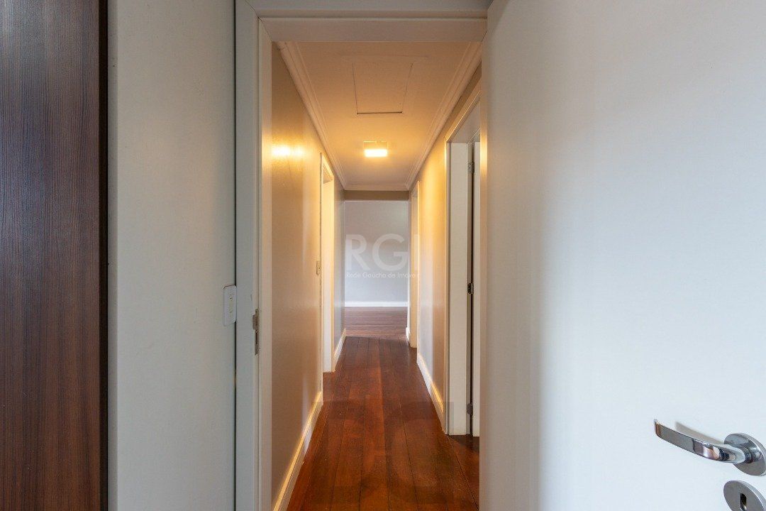 Casa para Venda - 202m², 3 dormitórios, sendo 1 suites, 2 vagas - Cristal — foto 29