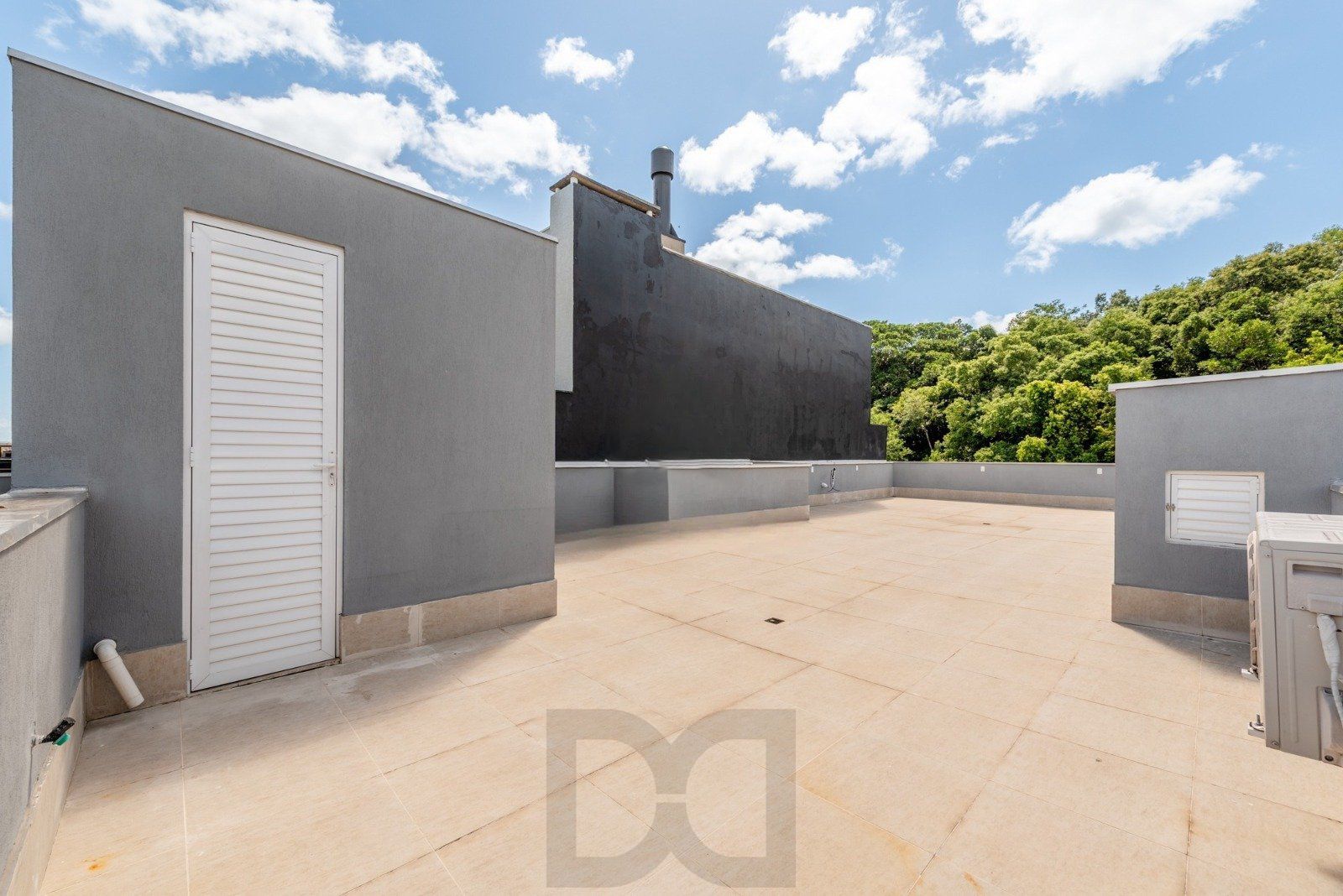 Casa em Condomínio com 228m² e 3 dormitórios, 1 suíte, 3 vagas no bairro Sarandi — foto 27