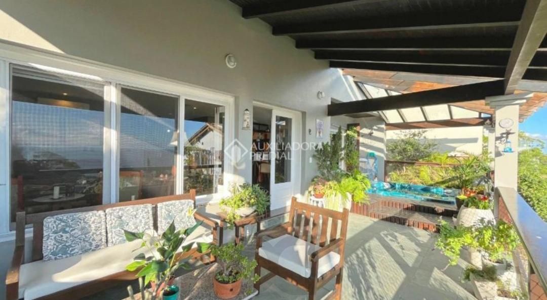 Casa com 3 dormitórios, bairro Sétimo Céu em Porto Alegre — foto 36