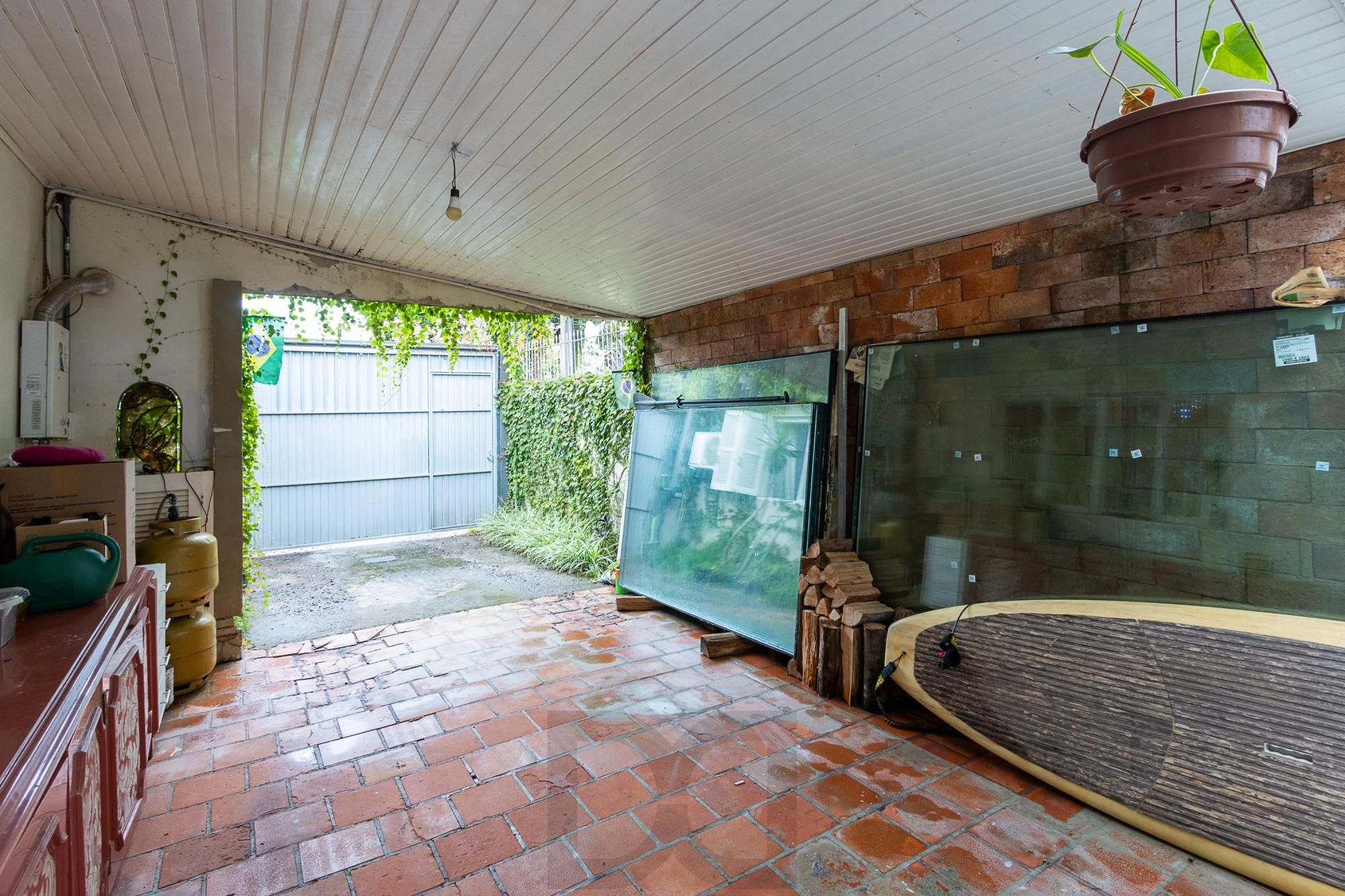 Casa térrea, 2 dormitórios, 1 suíte e 2 vagas no bairro Aberta dos Morros. — foto 23