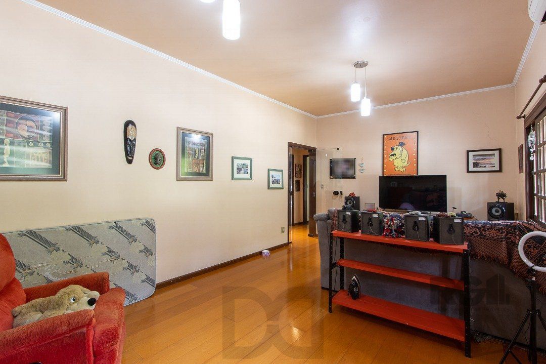 Casa para Venda - 300m², 3 dormitórios, sendo 1 suites, 4 vagas - Nonoai — foto 45