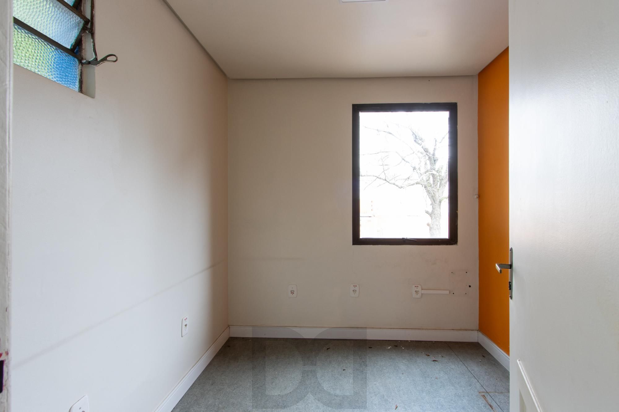 Casa Comercial 2 pisos - Excelente localização e Grande Visibilidade no Bairro Menino Deus - Ideal p/ Clínicas, escolas ou escritórios. — foto 50
