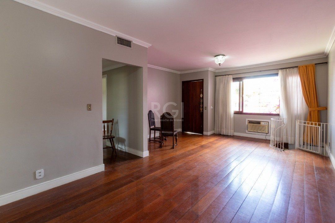 Casa para Venda - 202m², 3 dormitórios, sendo 1 suites, 2 vagas - Cristal — foto 8