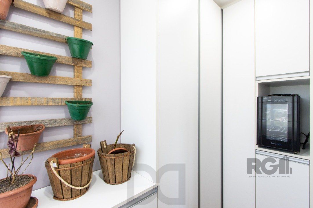 Apartamento reformado de 124m² privativos- 3 dormitórios sendo 1 suíte no bairro Medianeira — foto 9