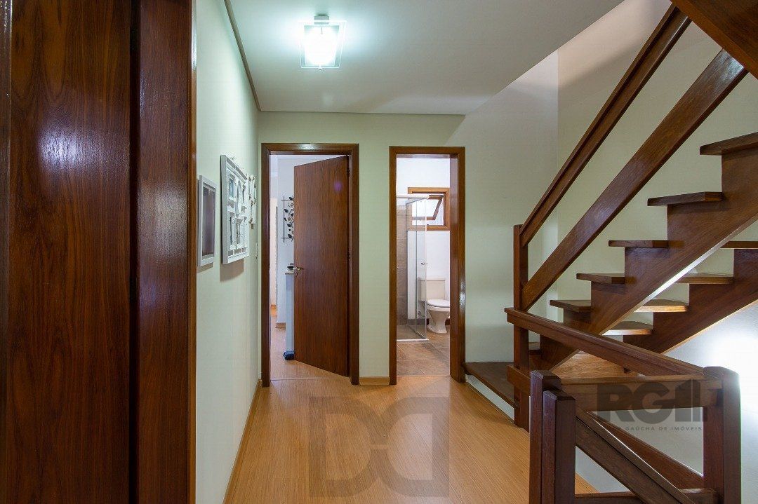 Casa para Venda - 300m², 5 dormitórios, sendo 1 suites, 4 vagas - Portal do Guarujá — foto 31