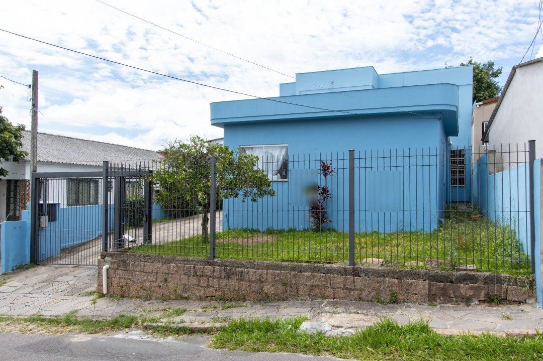 Casa, 5 dormitórios, sendo 1 suíte, 312m² privativos, 8 vagas - Bairro Vila Nova — foto 2