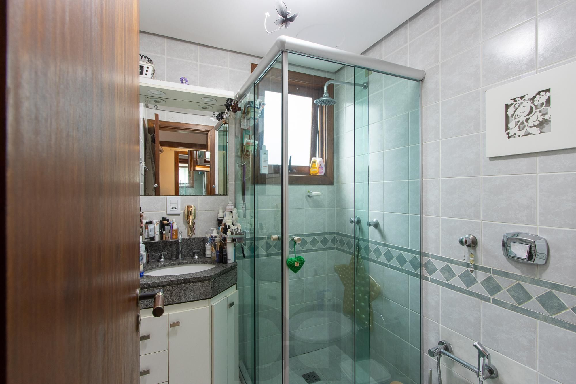 Apartamento de 3 dormitórios, 1 suíte e 3 vagas no bairro Ipanema. — foto 22