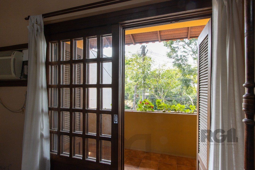 Casa para Venda - 300m², 3 dormitórios, sendo 1 suites, 4 vagas - Nonoai — foto 39