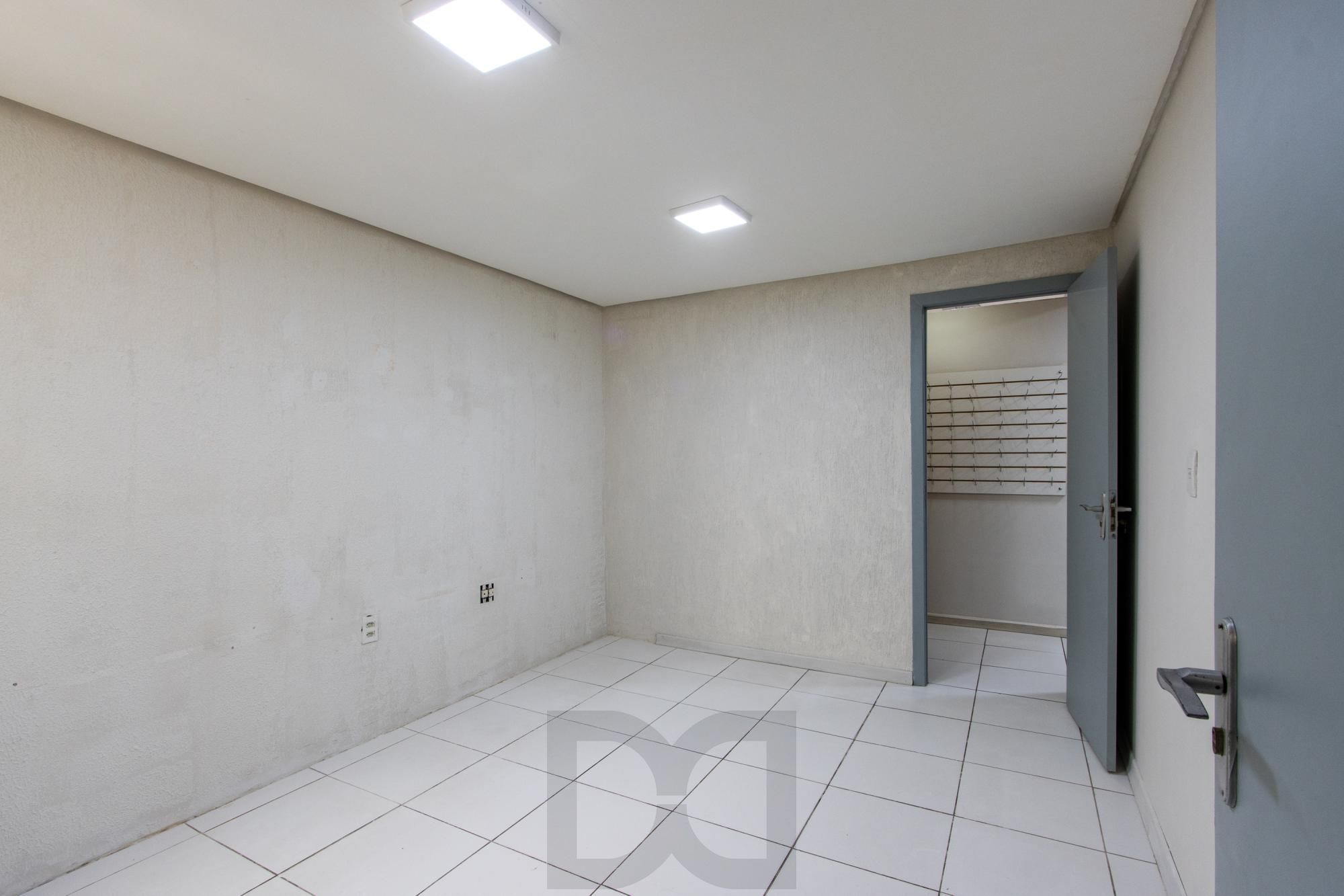 SALA NO CENTRO DE PORTO ALEGRE — foto 19