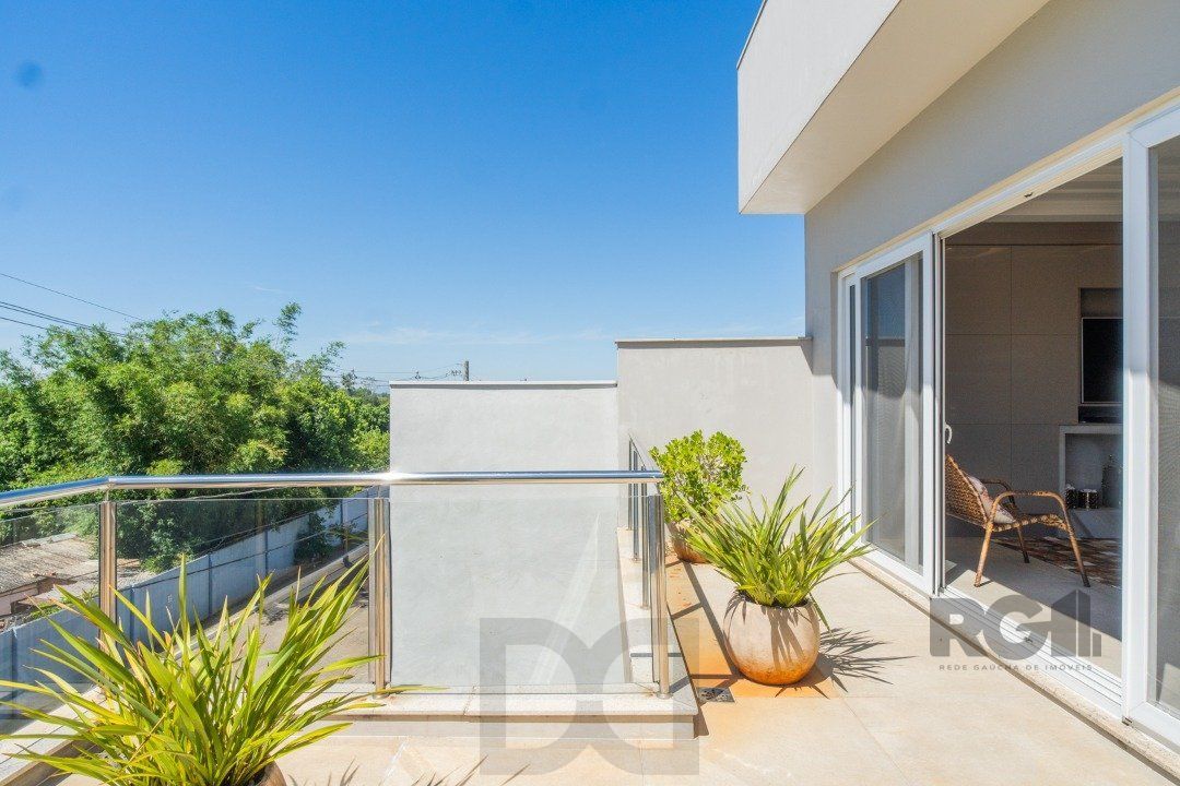 Casa de Condomínio com Arquitetura Exclusiva e Ambientes Sofisticados — foto 45